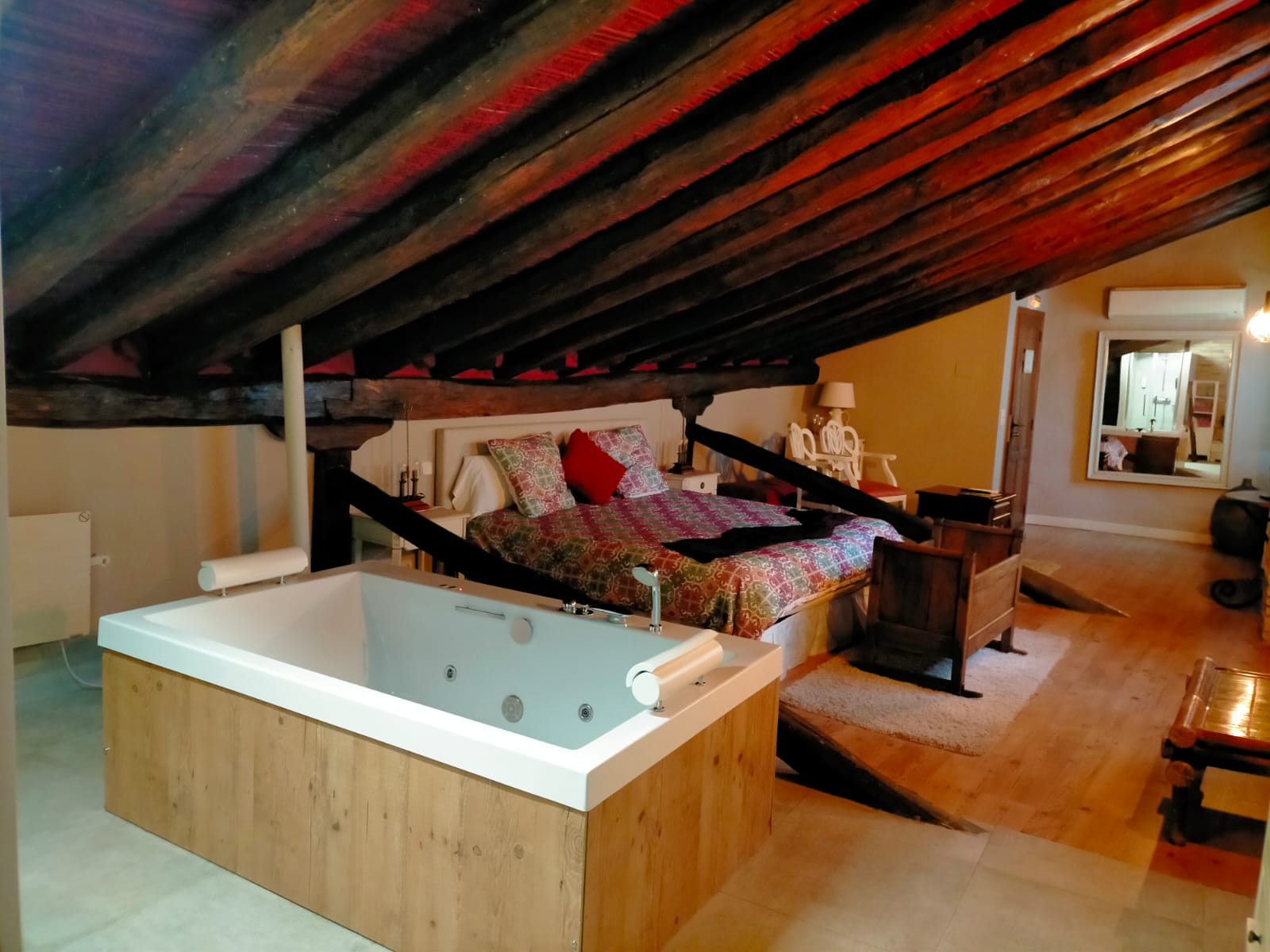 Habitación Kukuhabi con bañera de Lakoak