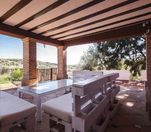 Porche cubierto de la casa rural El Silgueiro
