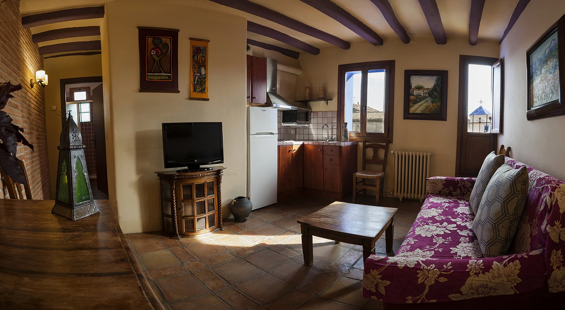 Apartamento Fuego: salón y cocina